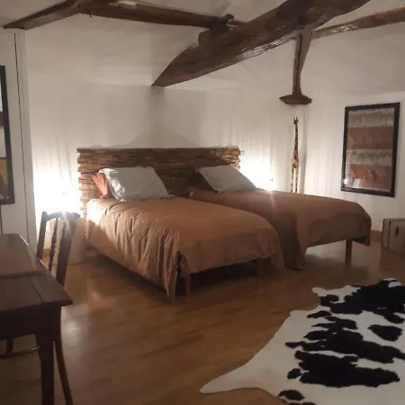 Semesterbostad Avec Cheminee Et Exterieur La Neuville-aux-Bois